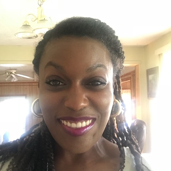 Meet your Posher, Carla - Picture 1 of 1